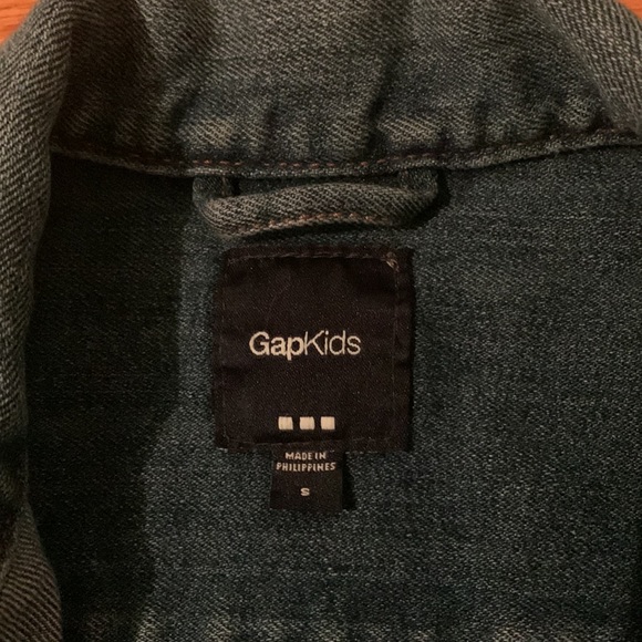 Gap Jean Jacket size small. Excellent condition - Picture 2 of 4